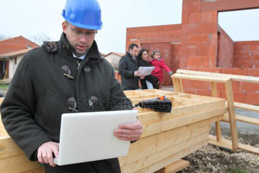 Строитель